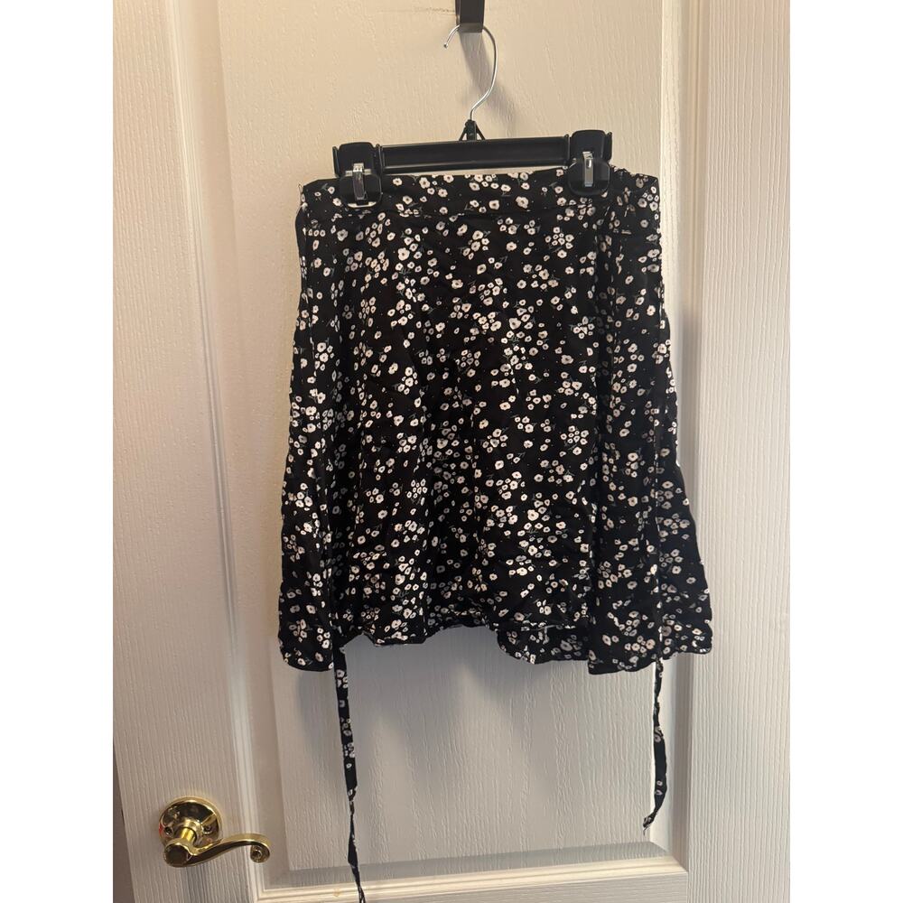 Rachel Black Floral Wrap Skirt Size L